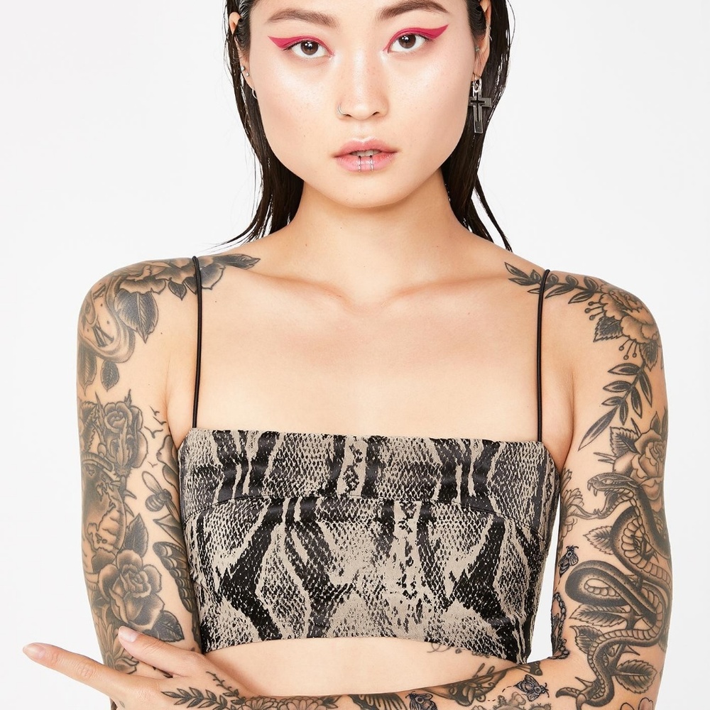 I AM GIA Capricorn Top